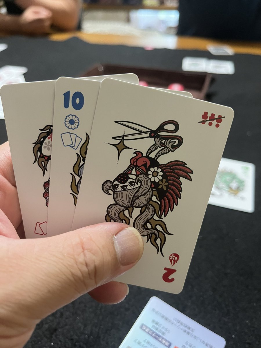 iida_game's tweet photo. 定例会で遊んだゲーム
「トリッククリチャーズ」
リードプレイヤーに何回なるか予想して脱落しないようにするトリテ

トリテはそれほど詳しくないけどあまりトリテっぽくない感じのゲームでしたね
トリテ上級者なら楽しめるのかなぁ
面白さが分かりづらかったです

#ボードゲーム
 #飯田市 https://t.co/wPUaRAqIsZ