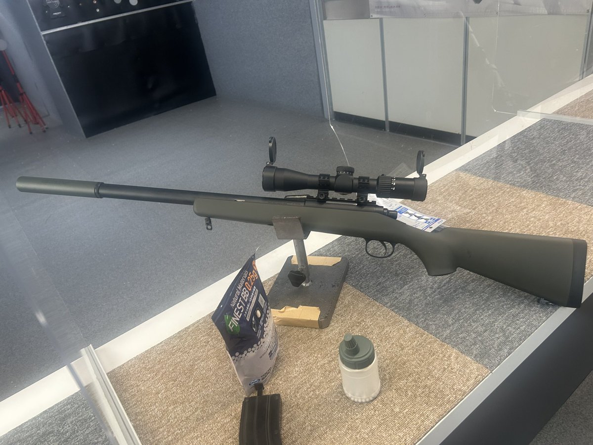 Ima41H's tweet photo. 今日はシューティングレンジで試射。一番小さな的にも当たります。狙撃は奥が深いですねぇ
#スナイパー
#サバゲー
#新潟 https://t.co/7E3E8EwRc5