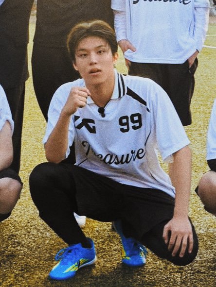 writtenamia's tweet photo. anak futsal bf                               anak pmr gf https://t.co/JOaM6bXTKj