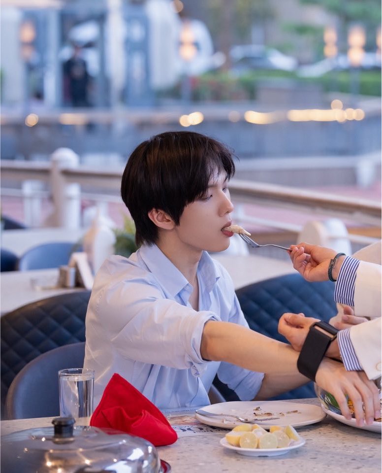 fltvub's tweet photo. 쫌야하다 https://t.co/2orXURRNT0