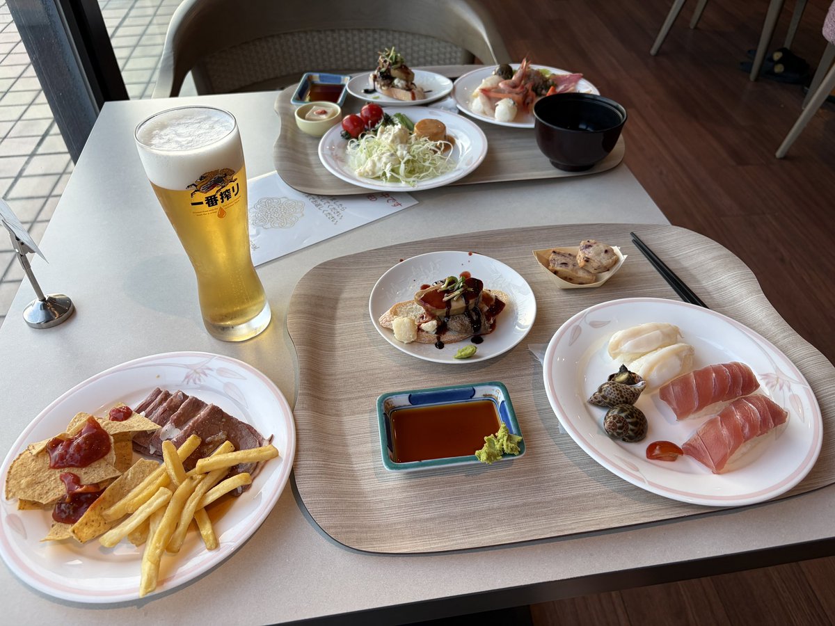 hiroshihighhigh's tweet photo. 今日は奥さんとグランドメルキュール南房総へ一泊旅行❗️
夕食はバイキング❗️超うま‼️
#グランドメルキュール南房総 https://t.co/kqKbkoW7sv