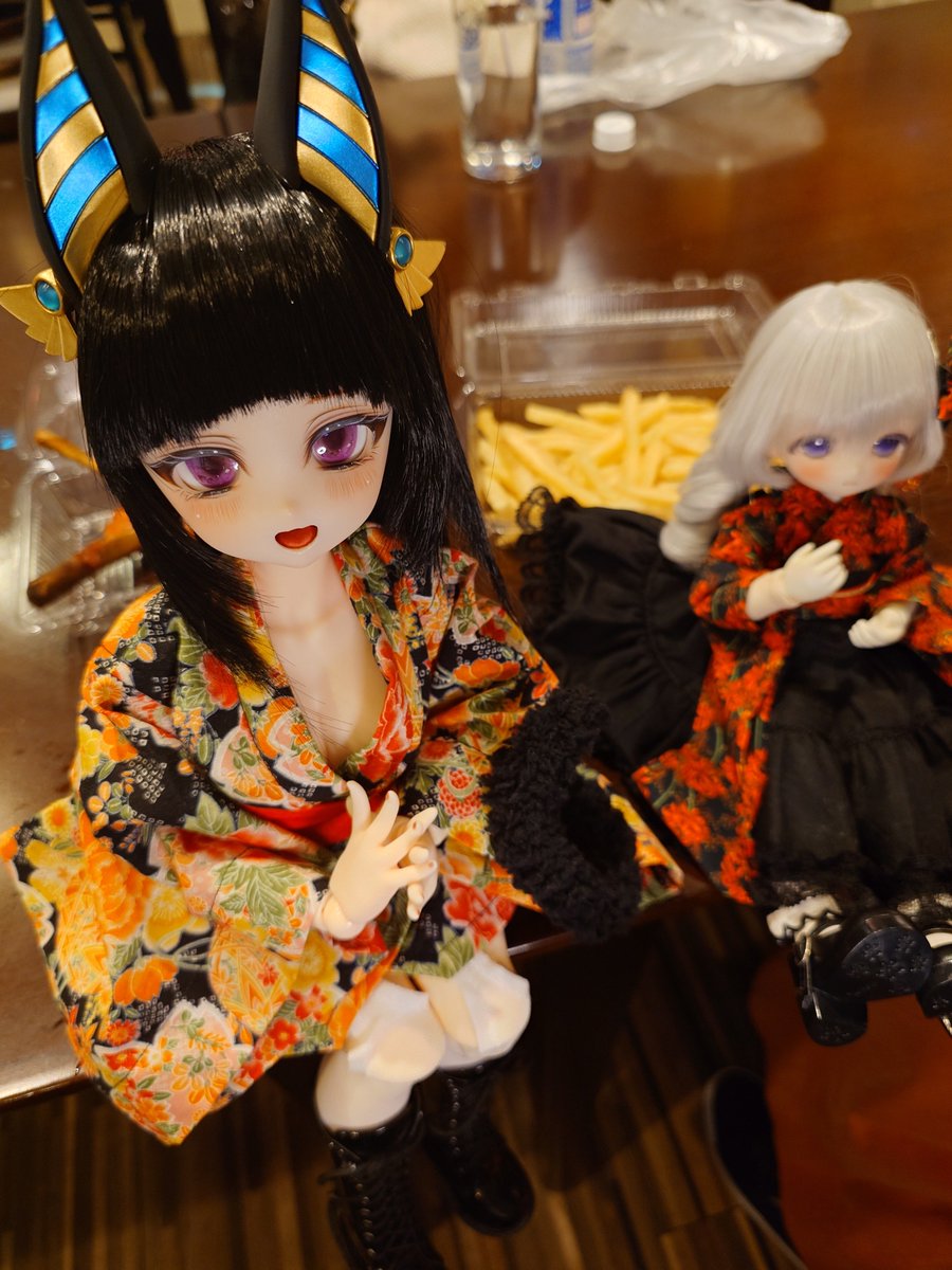 Mr98040872's tweet photo. 昨日は花火大会だったので
黒猫会メンバーと鑑賞に🎆
＃うちのこかわいい
＃いぶっ子
＃金魚娘
＃リトルワンダーワードローブ
#月布服 https://t.co/BuMZRtuCcO