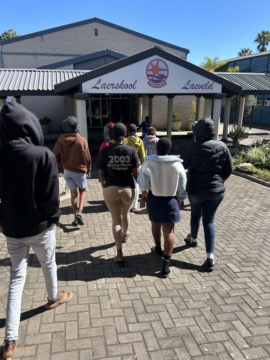 muzikhoza58's tweet photo. We’re on the ground in Ward 15, Mbombela, Laerskool Laeveld VD, encouraging students to register to #VoteEFF. Young people will be voting for the very first time, ensuring that they usher in an EFF-led government.

#RegisterToVoteEFF https://t.co/9ni84GM1wL