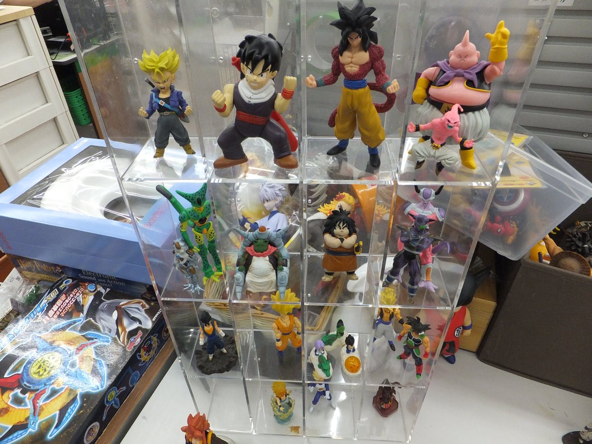 oh_numadu's tweet photo. #ドラゴンボール 大量入荷オフ～🐉

GTのSSJ4悟空や、映画キャラのターレスやジャネンバ等もあるのはくすぶるheartに火が付くラインナップオフね♪🌟

#オフハウス沼津店
#フィギュア https://t.co/kXzr17uiZ8
