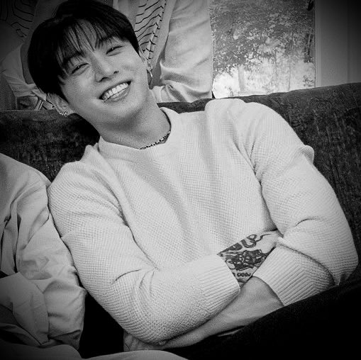 lf_rosana's tweet photo. 02/08/2026 11:11
My daily wish for you,mi niño: Stay healthy &amp; safe, enjoy, be yourself &amp; always happy…please 🙏🏼
YOU’LL ALWAYS BE MY FOREVER SINGER…MY MAGIC SHOP💜
I’ll keep falling in love with u every day…in every life…🥹🤟🏼♾️✨
#JungKook #JK #정국 #MyEverything @BTS_twt💜 https://t.co/dQUOcx2j5l