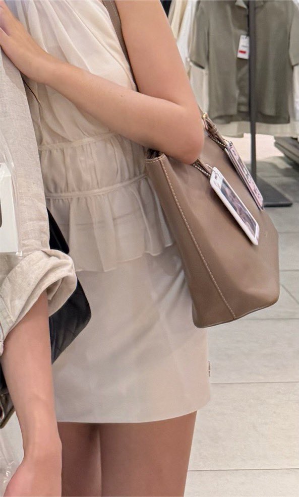urluvthis's tweet photo. เค้าป้ายยาเป็นกระเป๋าของMossdoom รุ่น Fiorella Bag ทรงโท้ท ปรับสายได้หลายระดับ กว้างใส่ไอแพดไปทำงานได้ เค้ามีสีน้ำตาลสวยใส่ได้ทุกวันเหมาะกับสายแบกมากค่ะ 

https://t.co/Y6uIRRCDYV

#ป้ายยา #shopeeAffiliate https://t.co/OT1vrieKIe
