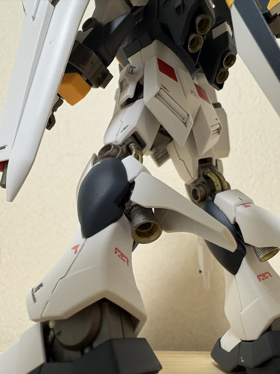 rg100randall1's tweet photo. #積みプラ崩し大会2026夏 #完成 
#7個目 #逆襲のシャア
 νガンダムは伊達じゃない！
今回はデカールはってつや消しトップコートまでやりました。
トップコートやると仕上がりがグッと良くなりますね！
次は場所をとっているデカ目のやつのどれかにします。 https://t.co/ckPjRztBct