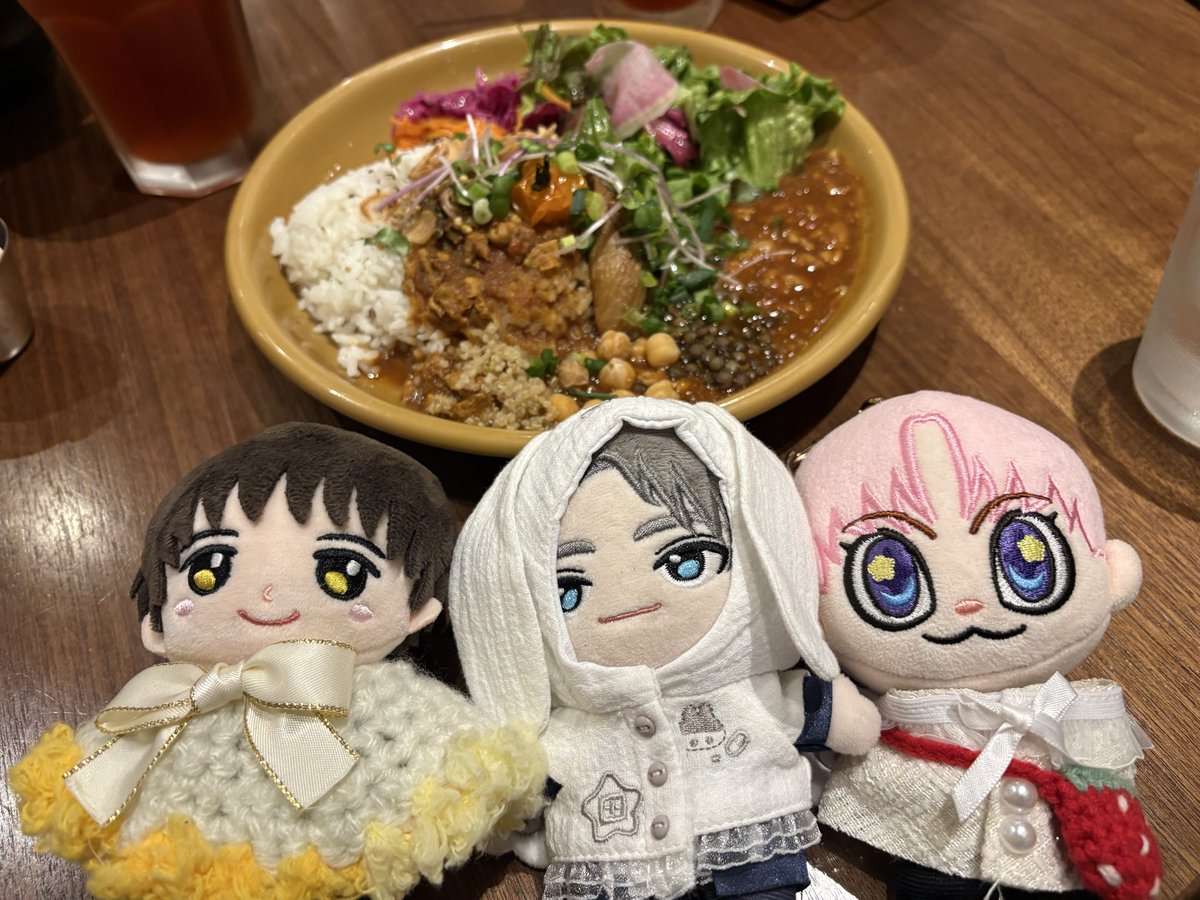 s___kun_0703's tweet photo. 昨日は推し3人のぬいさんを連れてお出かけしました🚗³₃ https://t.co/lQWzawpLBI