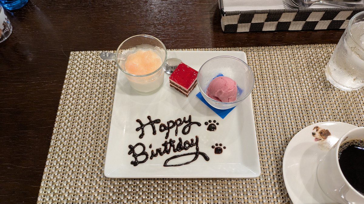van3griffe's tweet photo. 昨日で65となりました。
今月末で社員ではなくなります。
まだ仕事は続けますが、体調を診ながらぼちぼちと・・・・

それで急でしたが伊豆に行って来ました。
いつもの宿、クイールさん。
いつも本当に良くしてくれます。
今回もありがとうございました。
#クイール https://t.co/MvoncvKb9a