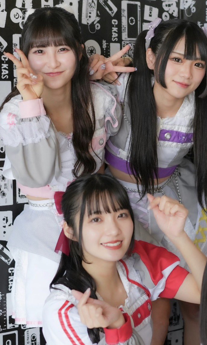 RUUA393's tweet photo. この3人のアイドルの喉すき特に夢咲愛里紗

#夢咲愛里紗 https://t.co/VbCE9mw5bN