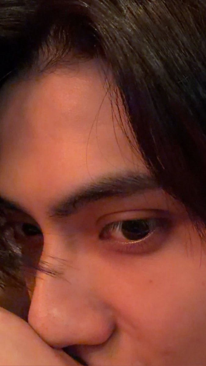 fullmoon_pwscu's tweet photo. มันจะมีอยู่คนนึง ถ้าคนพี่ฮอตทีไร คนน้องก็จะมารูปแบบนี้ตลอด🫪🫪 #ข้าวผัดหมี่เย็น 

                พี่ปี3                          น้องปี2 https://t.co/1gXdxlaf0S