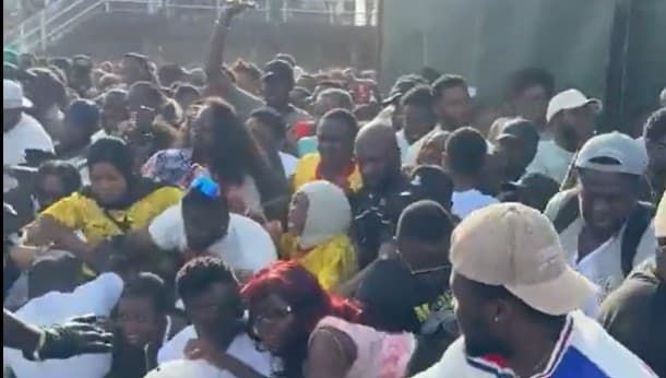 umlegacypress's tweet photo. London festival 'stampede': Multiple people injured in 'crush' at music event in park: Ghana Party in the Park in Barnet was forced into an ‘abrupt closure’ after people were injured and ‘carried out on stretchers’ #LondonFestival #MusicEvent #GhanaParty #Stampede #InjuryReport https://t.co/jKDxV0ueZH
