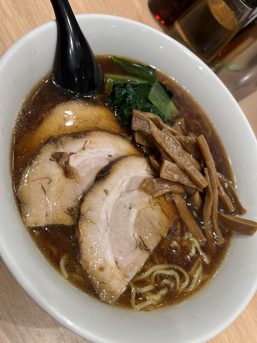 conta120's tweet photo. #見た人もなにか無言でラーメンをあげる https://t.co/omwxlxISbi