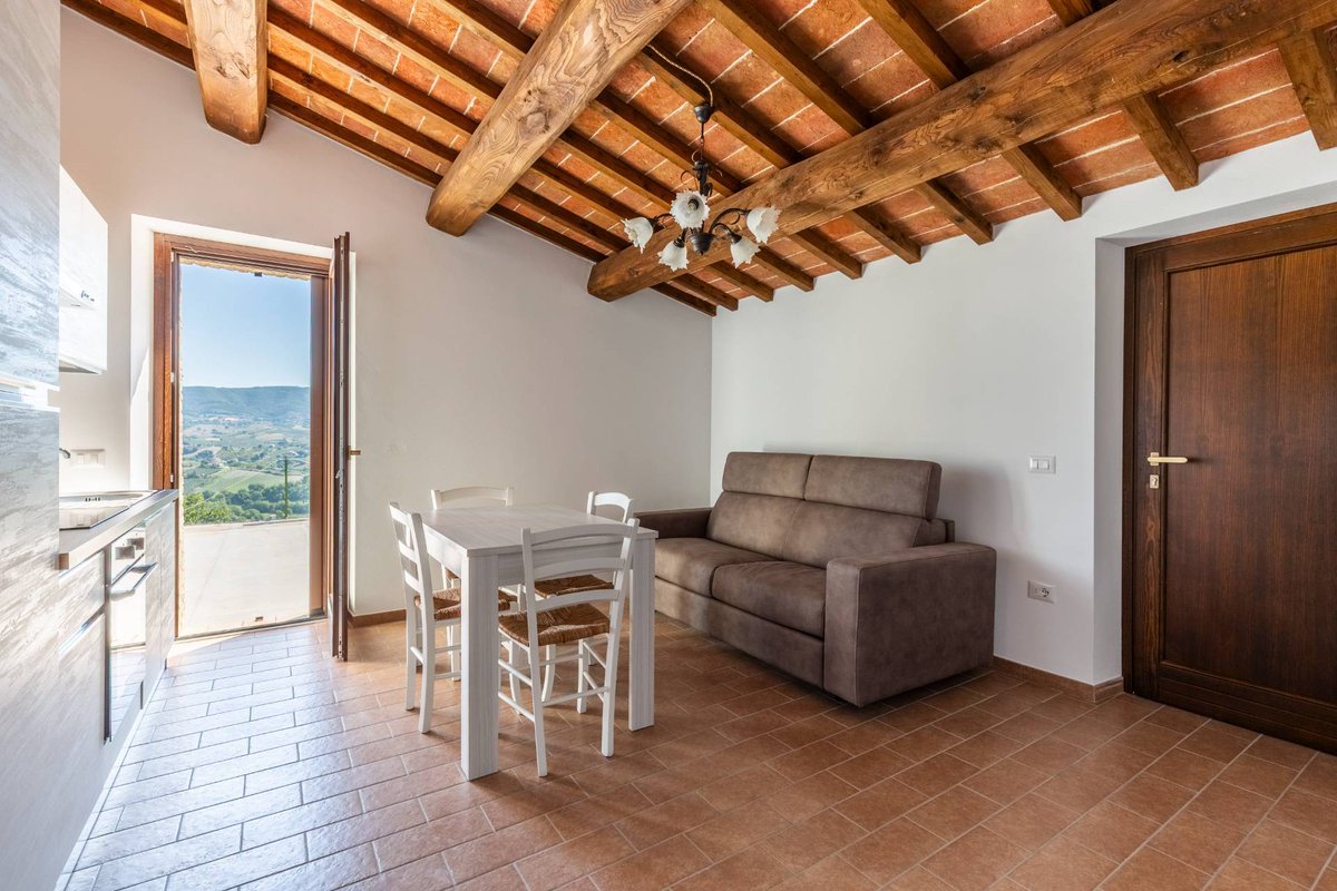 italianhouses's tweet photo. 🏡🌄 Beautifully renovated apartment with spectacular panoramic terrace!
🌿100sqm panoramic terrace to personalise
🪵Beams, terracotta floors & air conditioning
💶€140,000
❓How would you transform the terrace?
https://t.co/b7WnEXfbJZ
#PropertyItaly #Umbria #Perugia #Collazzone https://t.co/Uzcpb2keED