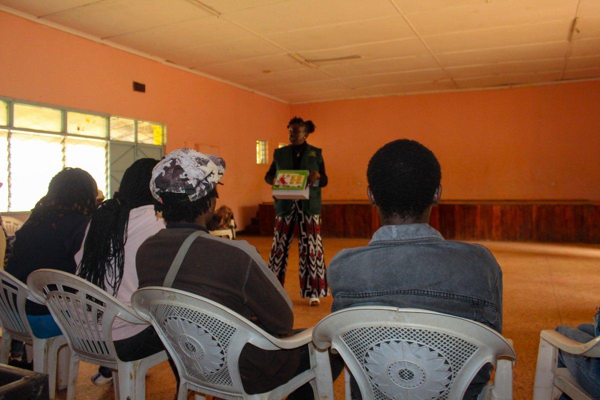 SUN_CSA_KENYA's tweet photo. 15% of Kenya's girls get pregnant as teenagers. Many stop breastfeeding too early not by choice, but for lack of support. With @JoymakerOrg we sat with young mothers in Dagoretti to dialogue. Exclusive breastfeeding cuts child mortality by 13%. #WBW2026 #BreastfeedingMatters https://t.co/KwFXMpNbeR