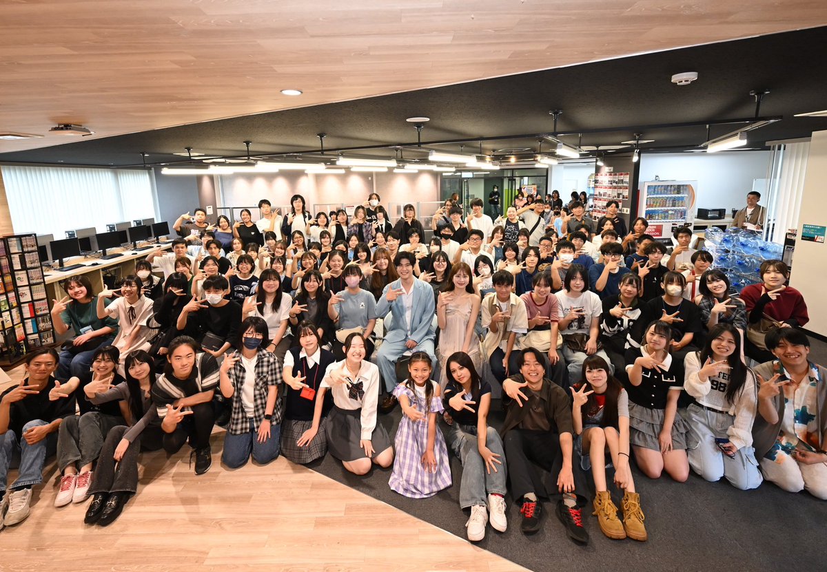 kadokawaanime_a's tweet photo. TVアニメ 【#推しの子】とのコラボオープンキャンパスとして、アクア役 #大塚剛央 さんをお迎えしたスペシャルイベント🌟

作品への想いやオーディション時のエピソードなど貴重なお話が盛り沢山なトーク🎤、公開アフレコ🎙️では【推しの子】第3期 最終話の名シーンには、会場内で感動して涙する方も✨ https://t.co/996Kj6GOky