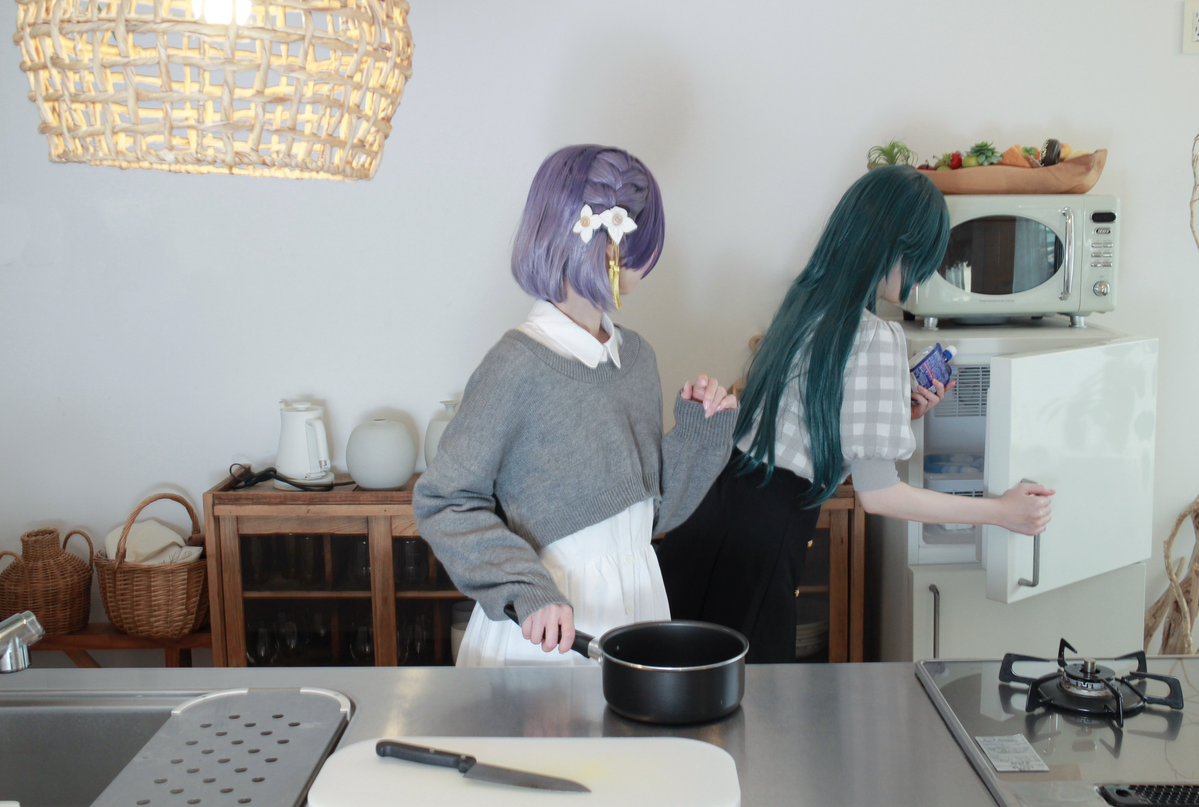 urichiko's tweet photo. これお気に入り

今から美鈴が晩御飯作るって言ってるのに冷凍庫からアイス取り出す手毬 https://t.co/9WL7rbshna