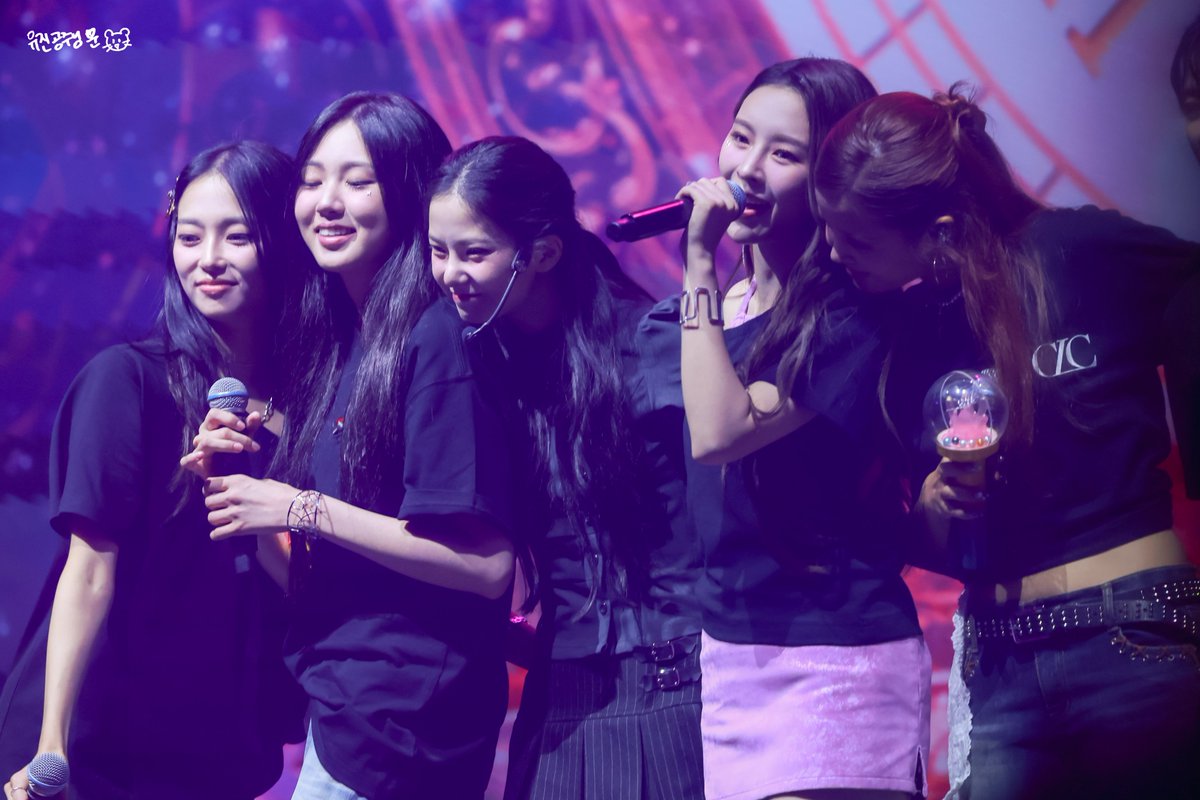 girplamet's tweet photo. #CLC #씨엘씨 #최유진 
260719 CLC 11th Anniversary Concert : After All in Taipei https://t.co/HyngdbEu2I