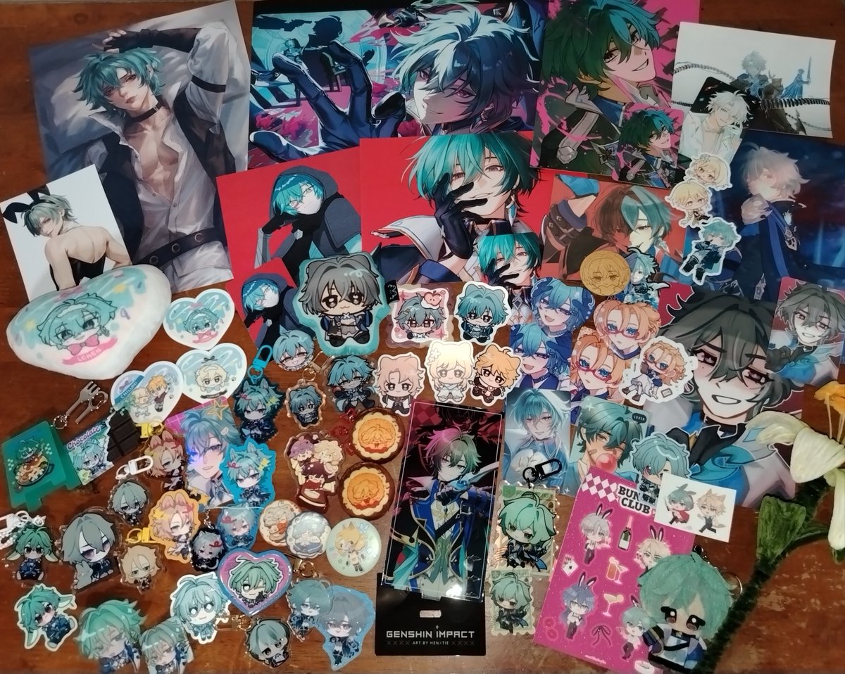 chalksniffer's tweet photo. lohenfest- i mean hoyofest merch haul !!! https://t.co/0dwz6WmNqE