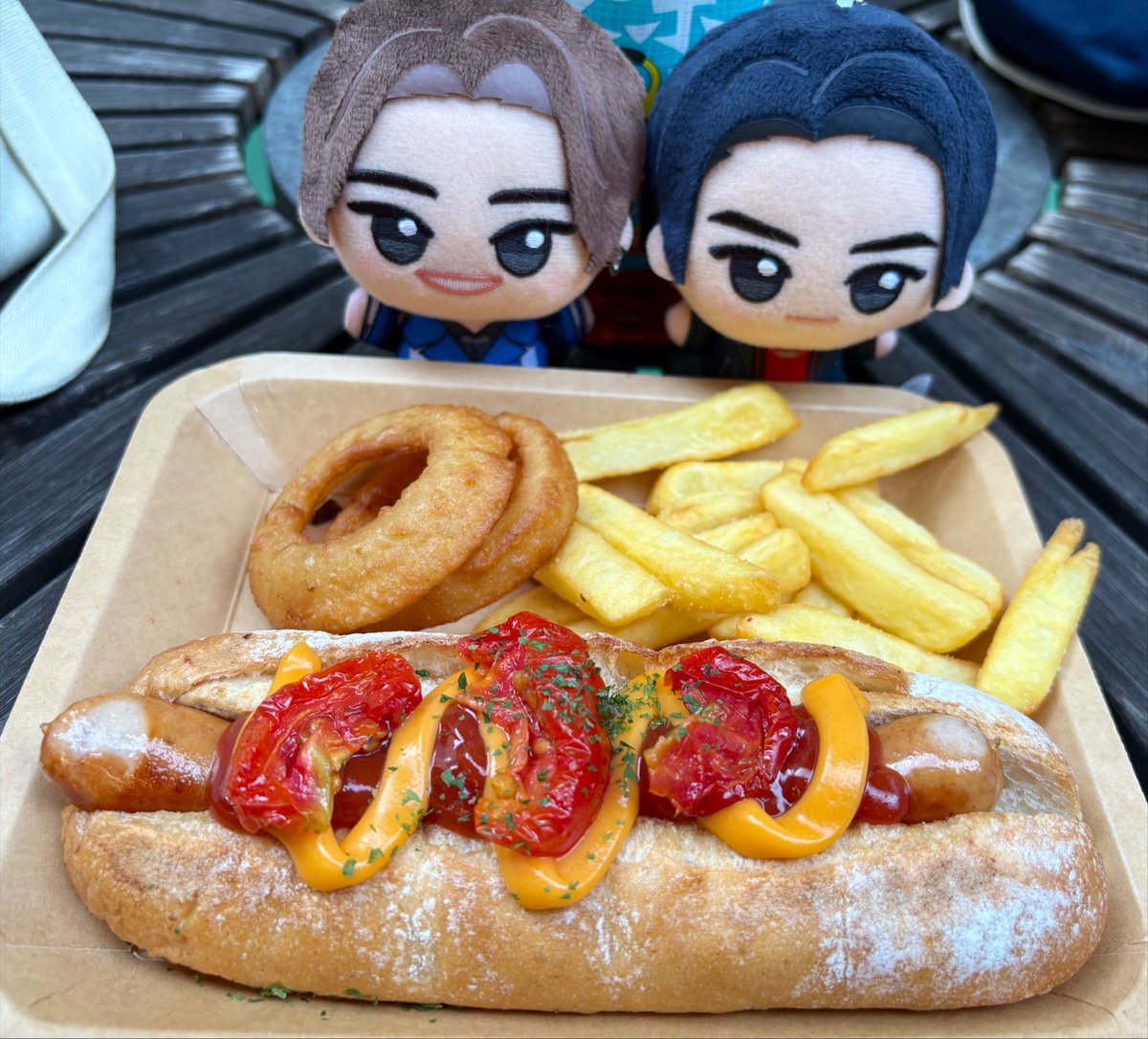hoerukekon's tweet photo. スーパーヒーロー夏祭り初めての参加だったけど楽しかった‼️
前の方にいけなくて上手く写真撮れなかったけど😭ガチ勢の人はドライバー付けてる人多かったな〜
BACK-ONの生演奏最高だった😆子供達がヒーロー達とハイタッチしてもらってて私も子供に戻りたくなった😂 https://t.co/Necd487UFn