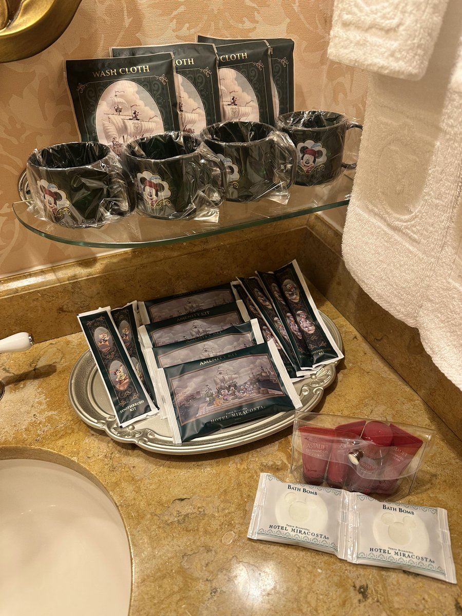 speciale016's tweet photo. ミラコスタ渾身の1泊目 アメニティーがビニール包装?! 6/1よりターンダウン終了?!また１つ楽しみが(T^T) https://t.co/7ws05xKQi8