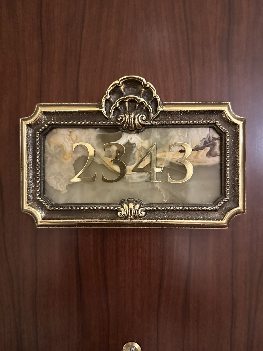 speciale016's tweet photo. ミラコスタ渾身の1泊目 アメニティーがビニール包装?! 6/1よりターンダウン終了?!また１つ楽しみが(T^T) https://t.co/7ws05xKQi8