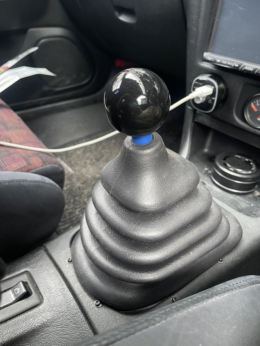 evo41366949's tweet photo. レッツオのシフトノブを安く手に入れた
かわりに。
レッツオのクラッチペダルのあのー拡張するやつが取れた。
くそったれめ。
ペダルの金具ってDIYでいい物ないですか…？？
#ランエボ #エボ最高すぎんだけど
#レッツオ https://t.co/G9kpm5RFsm