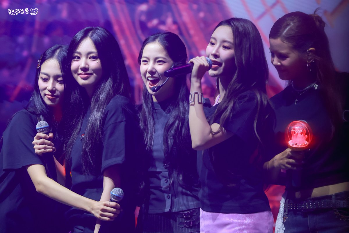 girplamet's tweet photo. #CLC #씨엘씨 #최유진 
260719 CLC 11th Anniversary Concert : After All in Taipei https://t.co/HyngdbEu2I