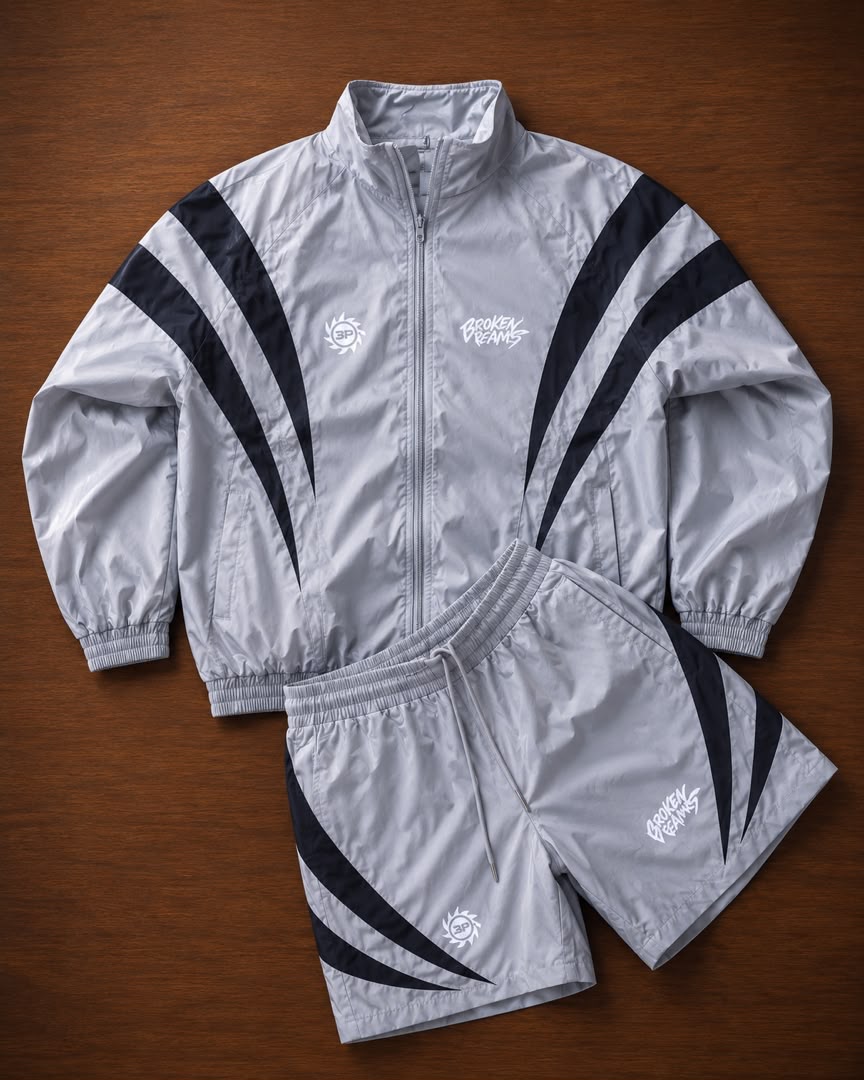 SophyDarlington's tweet photo. LUXURY BROKEN PLANET TRACKSUIT 🕶️UP and DOWN    Price: 59, 000 Naira  Size: L-3xl 
Location Lagos    Nationwide delivery 
whatsapp Link on bio
#Tracksuit #upanddown #Brokenplanet #fashion #clothesvendorsinlagos https://t.co/Hi73OVq2bh