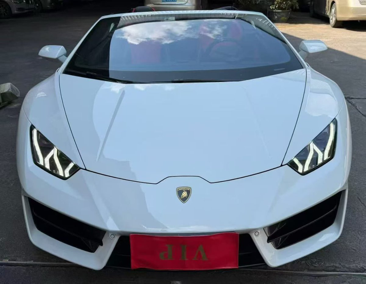 nolimitmiracle's tweet photo. 2018 Lamborghini Huracán, convertible, 5.2L. Excellent condition, to your door step 160M Naira https://t.co/lvqyaQaoRs