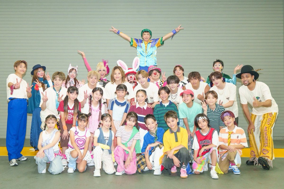 fantastics_fext's tweet photo. EXILE B HAPPY SHOW 2026
〜ワンダーヤード〜
DAY-2
ありがとうございました✨️

📱 https://t.co/jVCAI7nsZK

to be HAPPY✌🏻

#EXILEBHAPPY
#KIDSBHAPPY @KIDS_B_HAPPY 
#FANTASTICS https://t.co/4wcMIe2BUI