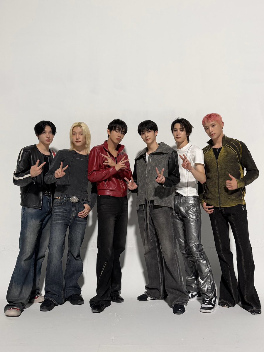 P1H_official's tweet photo. [📸] P1Harmony (피원하모니) 'INTRO + ICE (VVS) + SIREN + UNIQUE' Dance Practice @ KM CHART AWARDS 2026

➕ https://t.co/j9YPvTIHTP

#P1Harmony #피원하모니 #P1H #KMCHART #DancePractice https://t.co/4wEsef2kmY