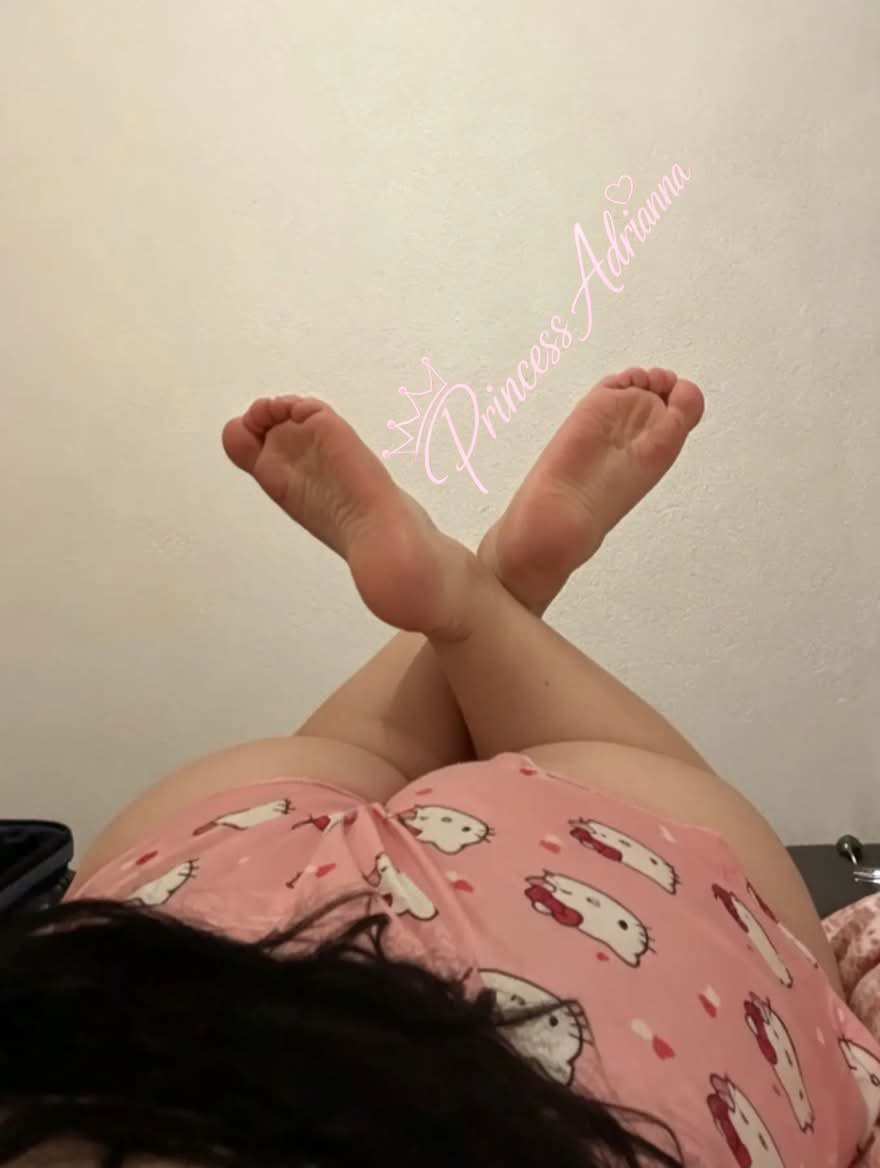 PrincessAdaX's tweet photo. Dopiero wstałam. ☕️
Twoim pierwszym obowiązkiem jest opłacić mi kawę.
#findom #femdom https://t.co/louz6PNzUi