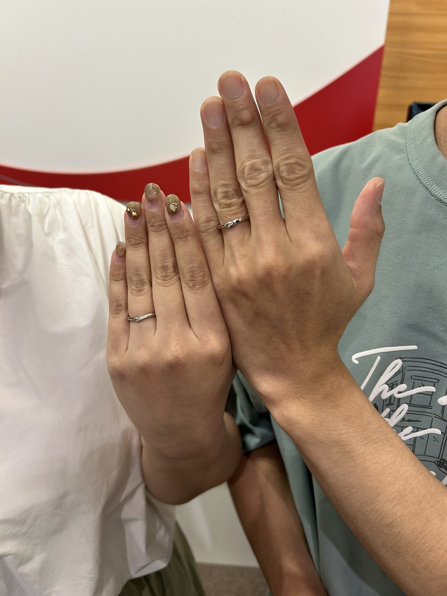 onet_yokohama's tweet photo. オーネット横浜店です🌻
本日1組目の成婚カップルさんは、横浜店同士のお二人です🫶🏼近々ご入籍予定とのご報告が🥳❣️
お互いの好きなところの共通点は「笑顔」☺︎
仲良く笑い合うお二人の姿は本当に微笑ましかったです🥰💗末永くお幸せに!!🍀
#オーネット #onet #IBJ #婚活 #結婚相談所 #成婚 https://t.co/s8ckMUee5v