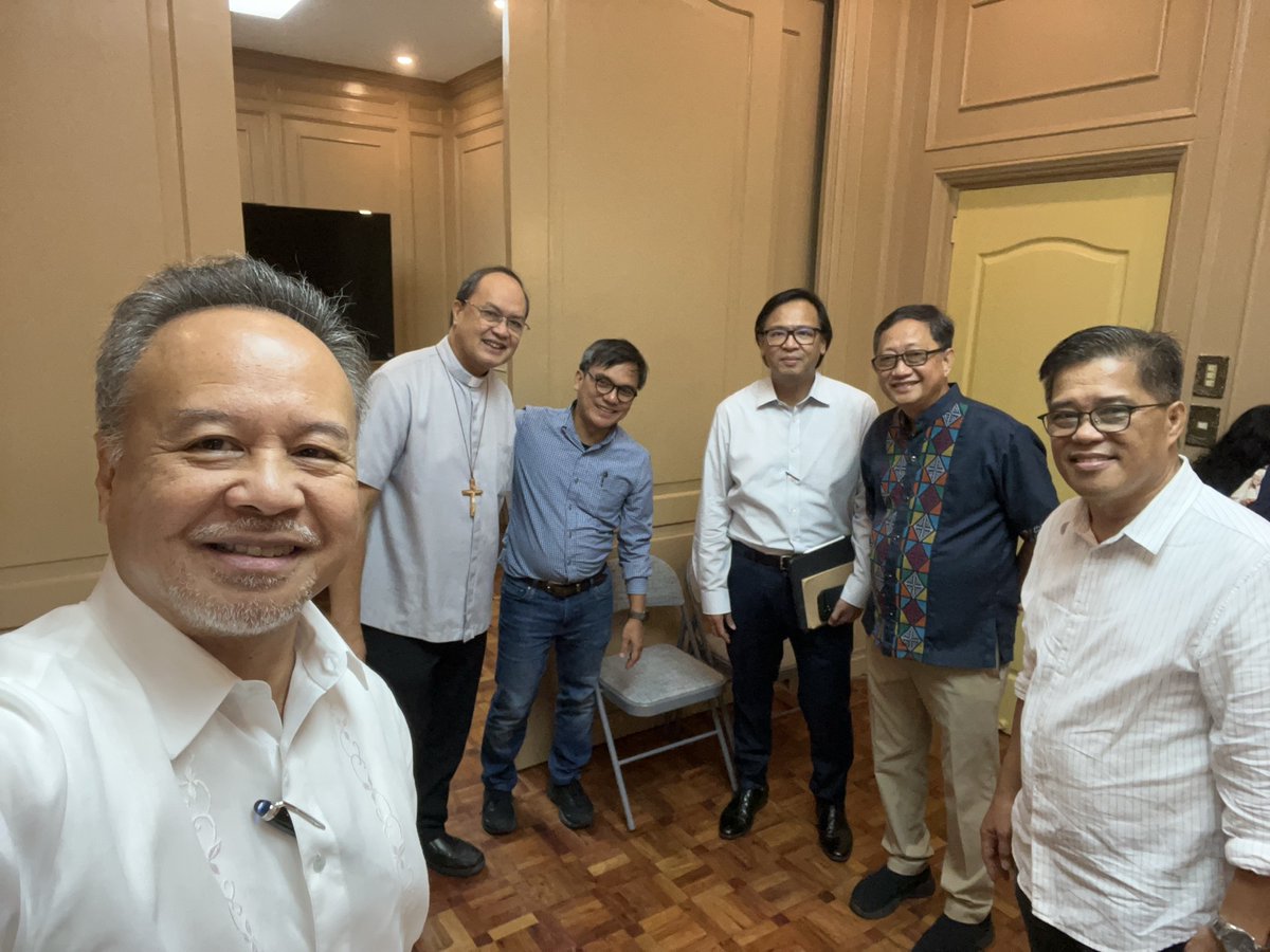 truthcommPH's tweet photo. A working commission.   #truthcommission #drugwar #drugwarEJK https://t.co/g29uIpEhNW