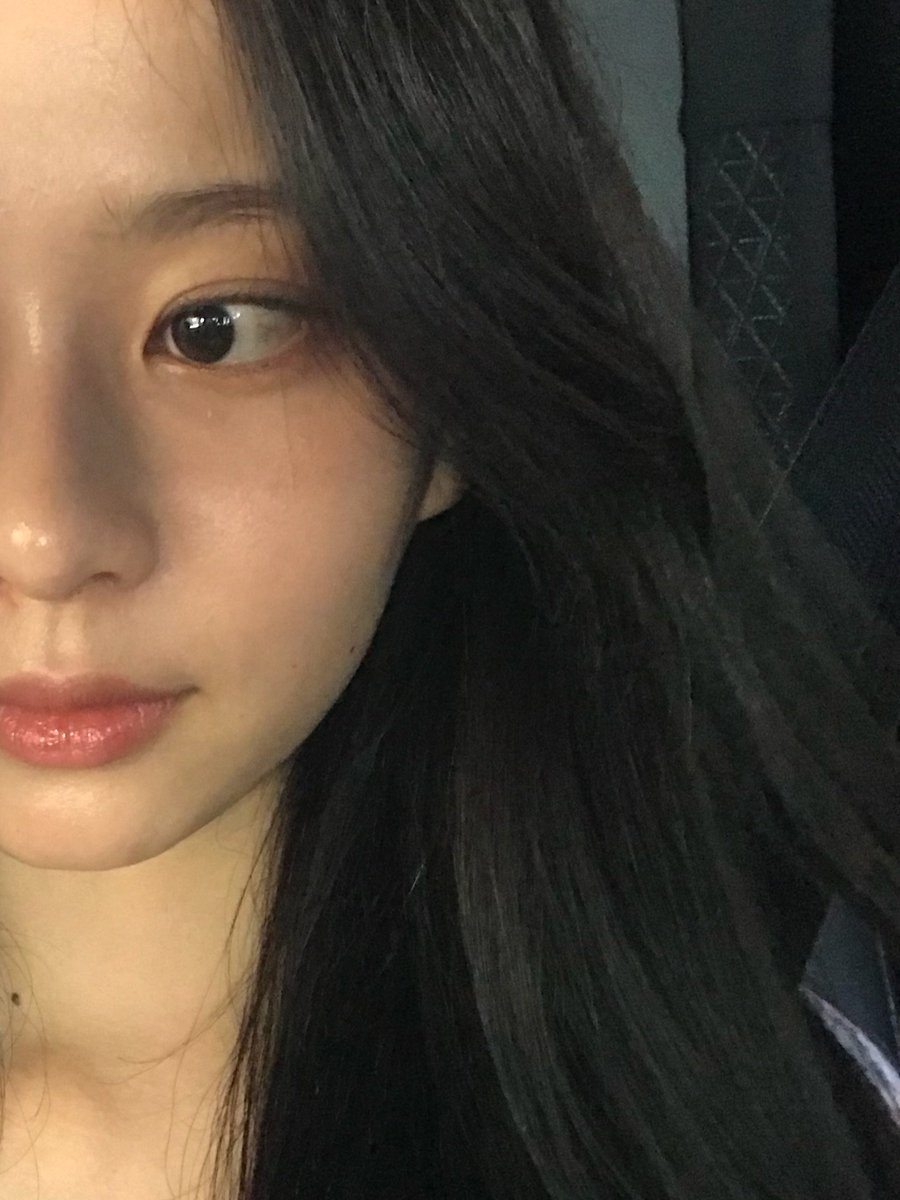 AeongMaze's tweet photo. she is way too pretty https://t.co/7zvw3Q6N2n