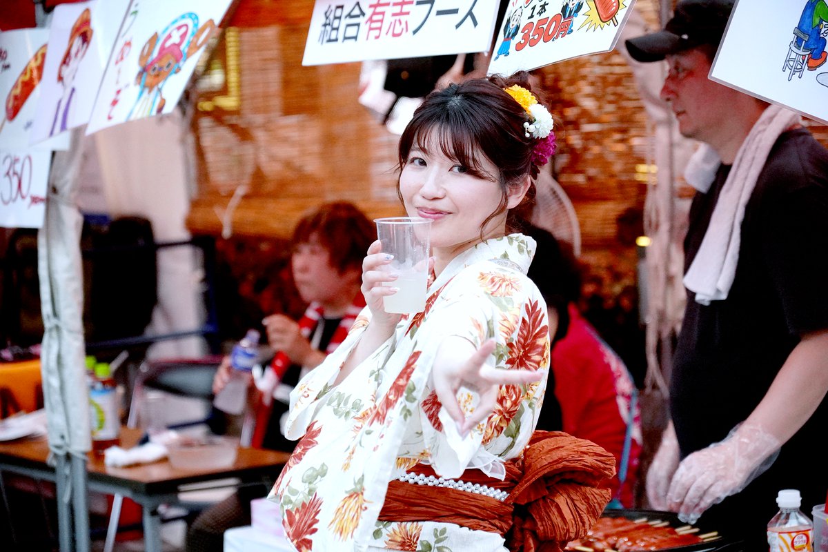oichan1's tweet photo. 7/23、宗右衛門町夏祭り
橋の上で見つけた別嬪さんたち
#ミス宗右衛門町 https://t.co/jCbCKgcWsa