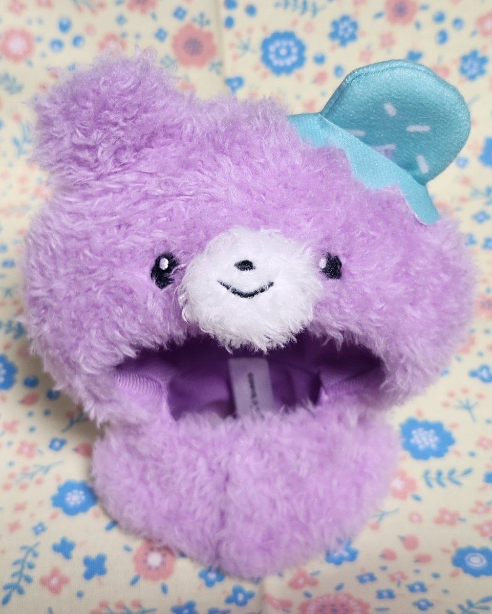 lunaticBlack's tweet photo. リクエスト数到達したアイカツプラネットぬい
が届いた！

メルリのポンチョも可愛い！！

驚いたのは段ボール空けたら、そのまま入っていた事。

パッケージすら無いのかと…。

アイカツはプラネットしか見たこと無いマイノリティなので、商品化のあまりないシリーズ出してくれたのが素直に嬉しい！ https://t.co/9cfr1mqZb1
