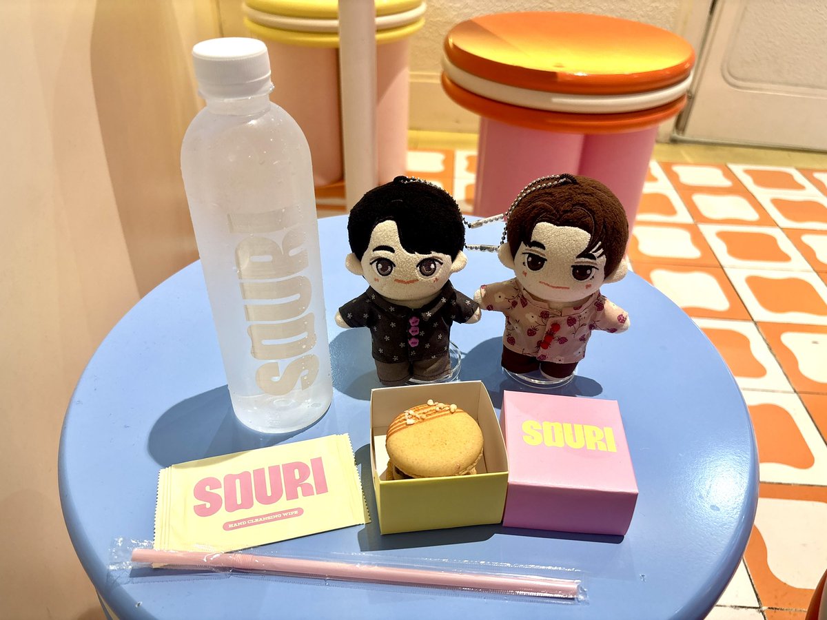 asuhainui's tweet photo. #明日葉タイ旅行2026
#souriBKK 
念願の！チェンマイ限定かおたーん！もちろん美味しい。
何食べても美味しいSOURI…
持ち帰れそうな商品があったらお土産にしたかったけど、マドレーヌとかはなかった…

カフェメニューもない店舗なので、お水だけいただきました〜ストローまでピンクで可愛い🩷 https://t.co/N5zMJjsnAU