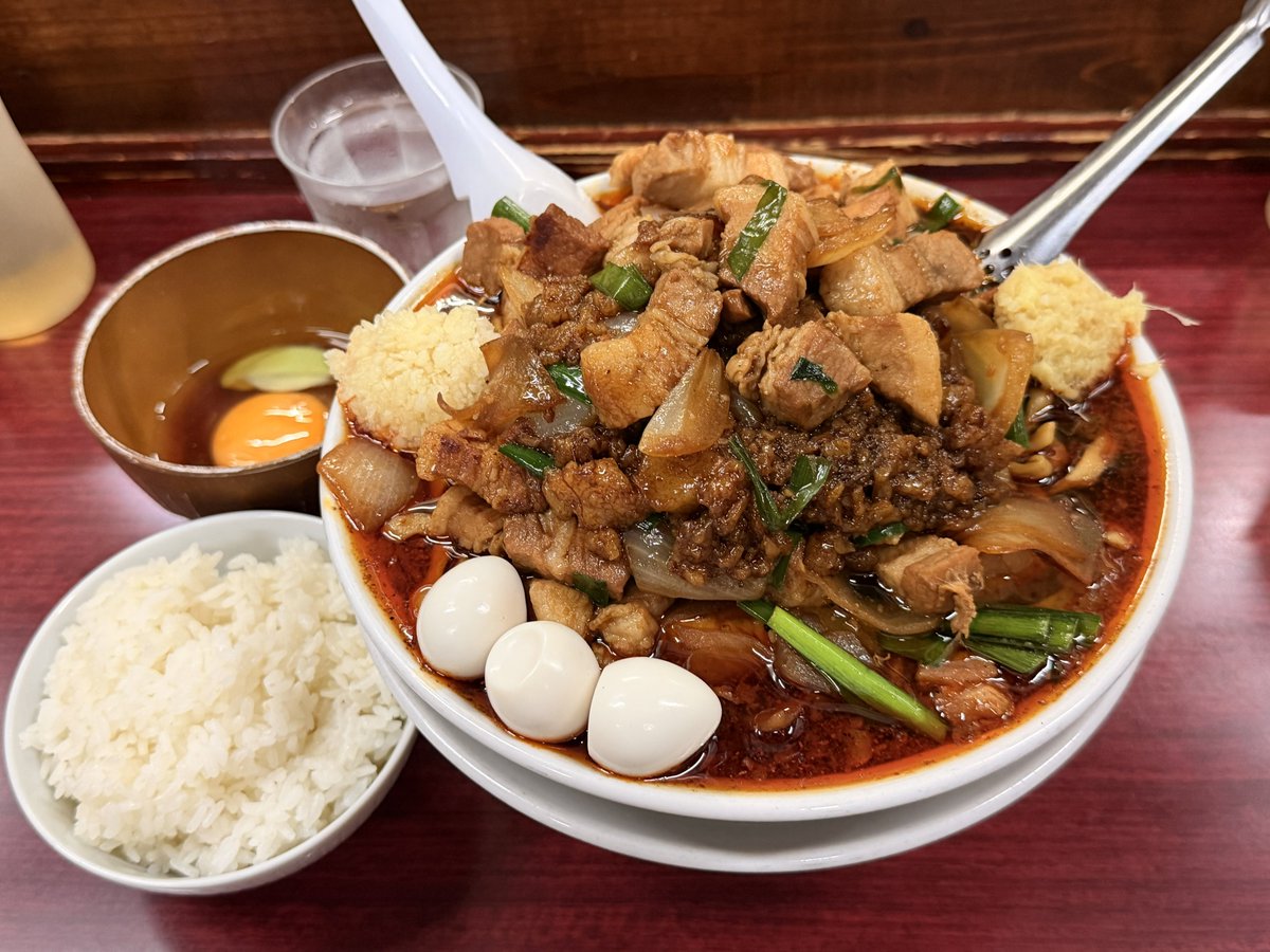 LopchanRamen's tweet photo. 元祖スタミナ満点らーめん すず鬼 @三鷹
辛いスタ満ソバ🍜辛さちょいひか🌶️大盛
具マシ まさお🥚ぽんわっさ 小ライス🍚

スタッフ 鈴木 （涼平さん）メインデー‼️
過去最高クラスに美味かった😋
めちゃ腹パン✨1日の疲れもぶっ飛んだ💖
ナイスガイ涼平さんご結婚するらしく
おめでとう御座います㊗️🥳 https://t.co/HaKbsotFws