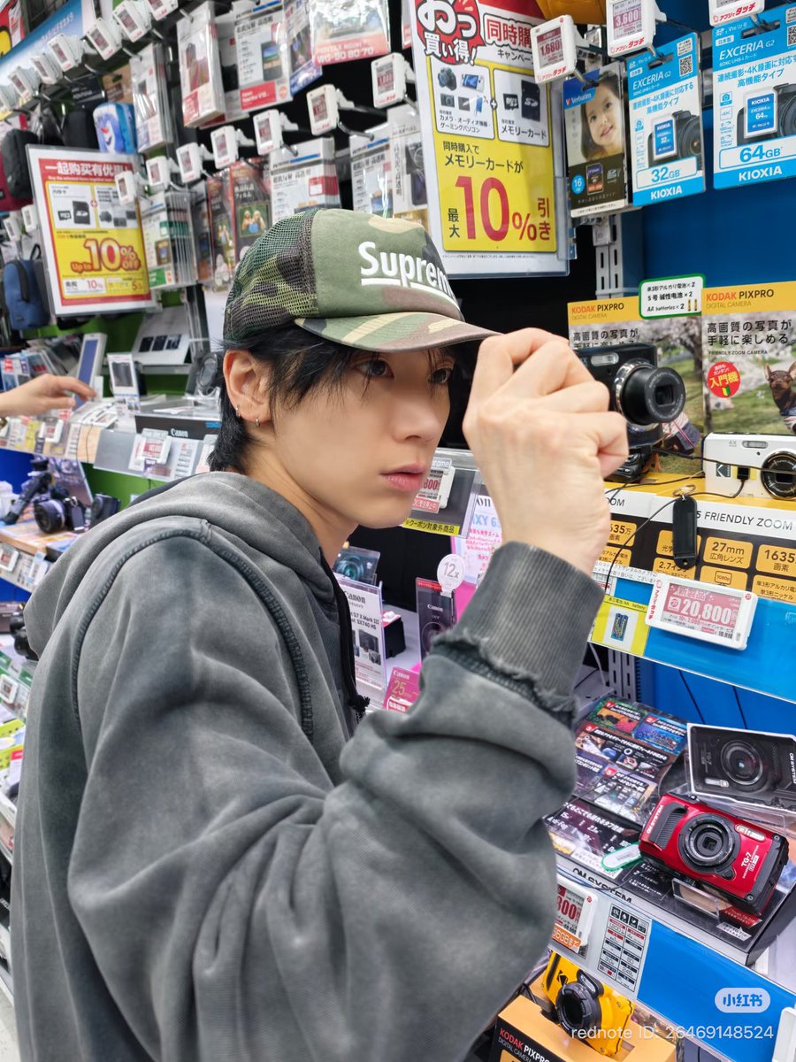 tenlee_team's tweet photo. TEN’s Rednote เตนล์อัปเดต Rednote

(1/4)

🐱 https://t.co/plG1JHS2dG

Don’t forget to 👍💬🔊 
อย่าลืมกดไลค์ คอมเมนท์ แชร์ 

#tenlee_1001 #TEN #TENLEE #เตนล์ @TEN_offcl https://t.co/9YbvrpojAD