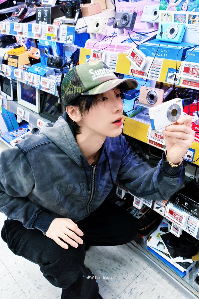 WTen_tsuki27's tweet photo. 截修🎨喜欢饱和度高一点的颜色꒰˶>ᗜ<˶꒱​ 

#TEN #เตนล์ #李永钦 #텐 https://t.co/90pttk4NbK