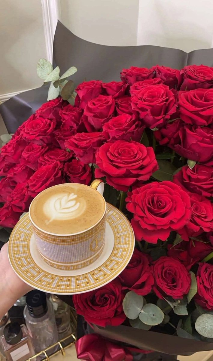 LanMajed's tweet photo. سئل حكيم ماهو الصّعب؟ وماهو القاسي؟
 وماهي قمه الاحتِياج؟ 
قال الصّعب : في الدنيا ان تكسب، شخصاً واحداً وتخسر الكل لاجله..! 
والقاسي : ان يخونك هذا الشخص، وتتذكر انك تركت الكل لأجله ..! 
وفي قمة أحتياجك : لن تجدهُ، لكن تجد حولك من تركتهم من أجله.!! https://t.co/0mnYcBZ7j6