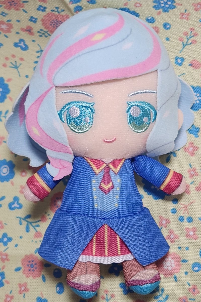 lunaticBlack's tweet photo. その2

簡略化されたヘアと衣装だけど、
ちゃんとキャラクター分かりやすくなっているのは流石だなぁと。 https://t.co/IZmF7basZ2