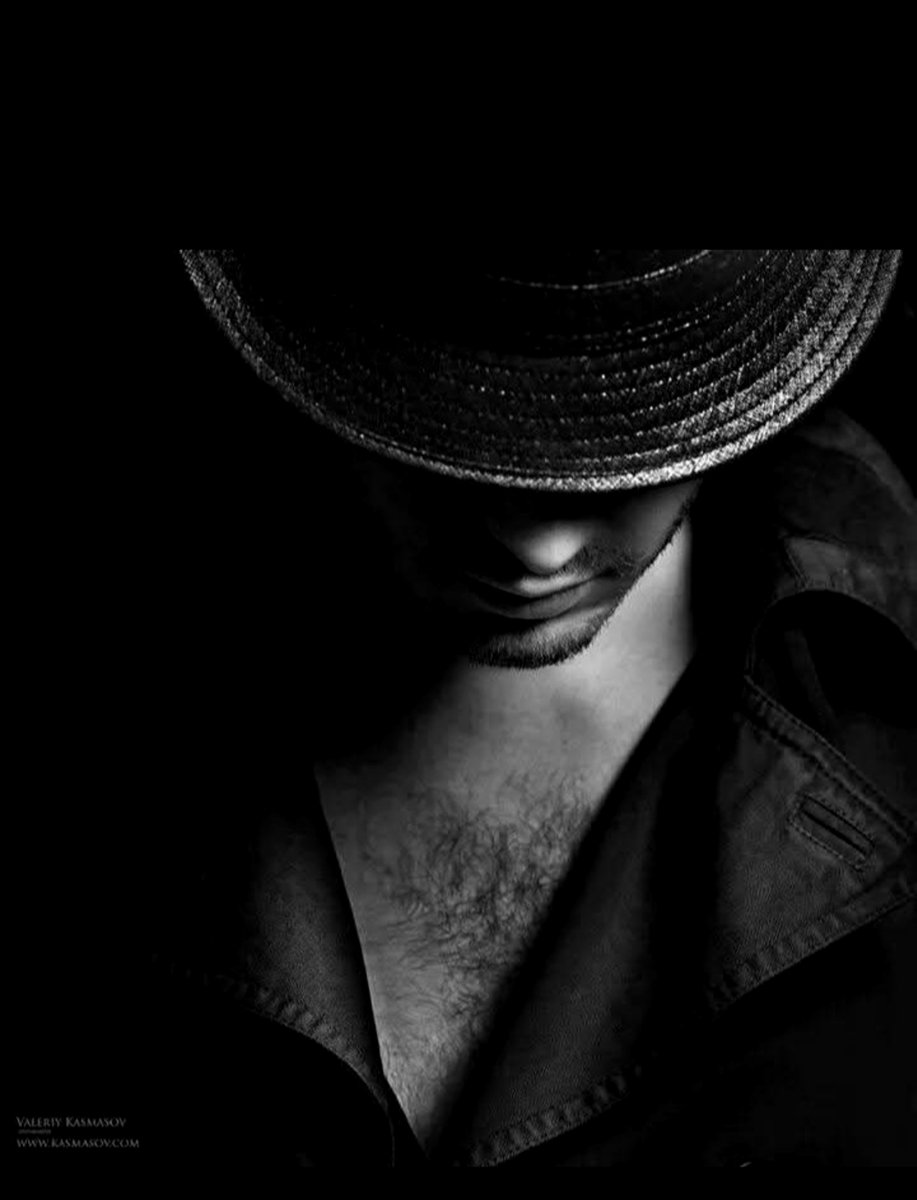 SHadyMohamnx's tweet photo. فضفضه مع نفسي :أحياناً لا نخسر أشخاصاً بل نخسر ذلك الشعور الذي كان يربطنا بهم فيبقون حولنا لكن بلا معنى…! https://t.co/PbjjqBuEda