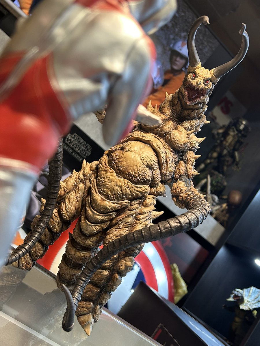TAKUM78's tweet photo. ACRO/KAIJU REMIX SERIES
タンノハジメ地底怪獣 グドン

来ましたグドン！！
原型から圧倒されていたグドン、まさに古代　生物の生き残りが進化したリアルなディテールの落とし込みが素晴らしく、無知の解釈もきちんと捕食できそうで最高、早くツインテールと並べたい！
@ACROjapan 
@tnn_scaltinof https://t.co/kGS2wX9bE0