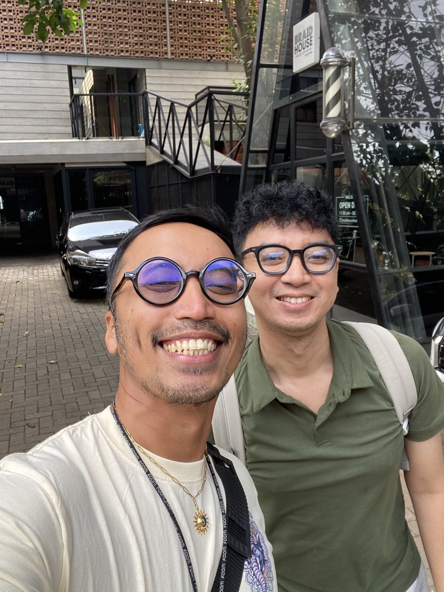 rebornblessing's tweet photo. LDR is hard but we made it 🐶❤️🐰 https://t.co/imsIPuEqqG