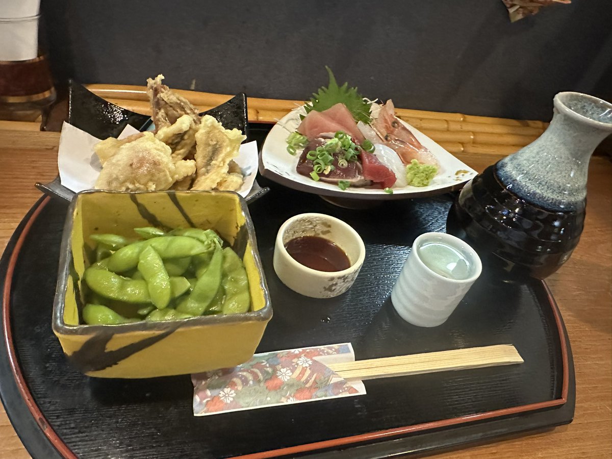 ryutinLosingo's tweet photo. 予定していた本社業務も無事にこなし上越へ戻ってきたので一人お疲れさん会を

休出までして頑張ったのに川口春奈の結婚＆妊娠報道を目にし、膝から崩れ落ちましたわ

長岡花火は空調の効いた部屋で飲みながら観るとしましょう

お疲れ様でした🙇🏻‍♂️ https://t.co/EJLlc9Rift