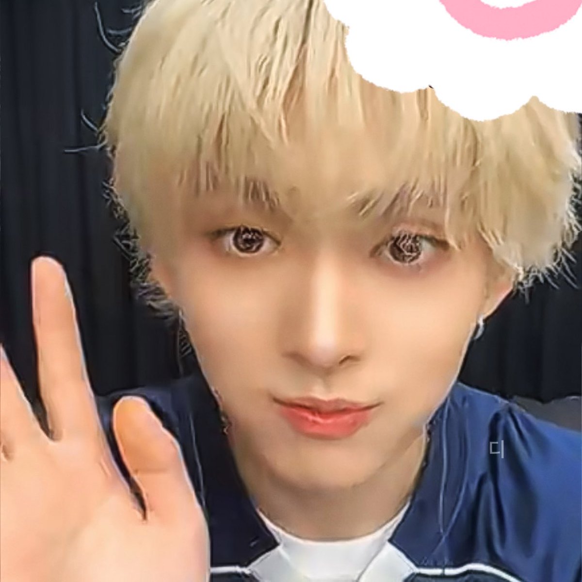 younglovs2's tweet photo. 냐냐냐냐냐 쿠망 기여우��요 🥹💙 https://t.co/7eFT8jF90t
