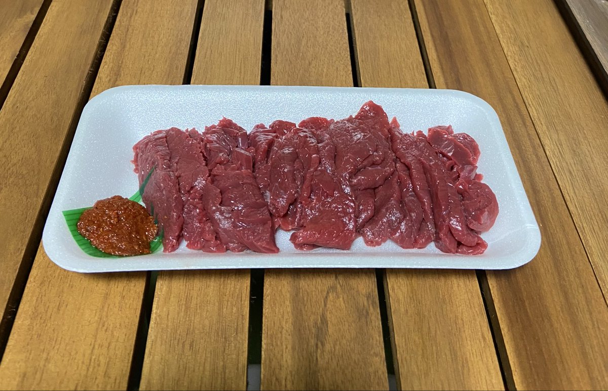 Steppin_life's tweet photo. 会津で買った馬刺し。いただきます🥢 https://t.co/UIBJZUAUaX